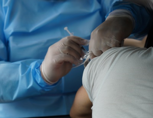 Más del 80 % de los bogotanos ya recibió su primera dosis contra el Covid-19