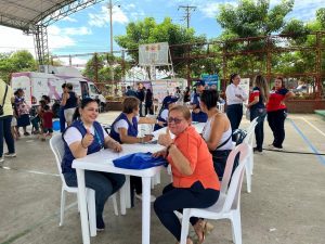 Con éxito culminó en Puerto López, la Gran Feria de Servicios de Salud, Capital Salud te Cuida