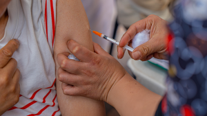 Capital Salud te invita a la Gran Jornada de Vacunación para Pacientes Crónicos ¡Ponte al día con tus vacunas y cuida tu salud!