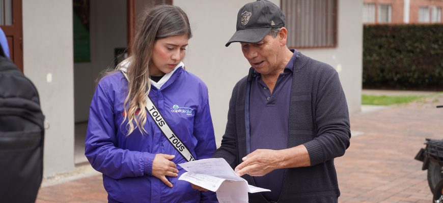 Pie de foto 1: Atención personalizada, feria de servicios Usaquén