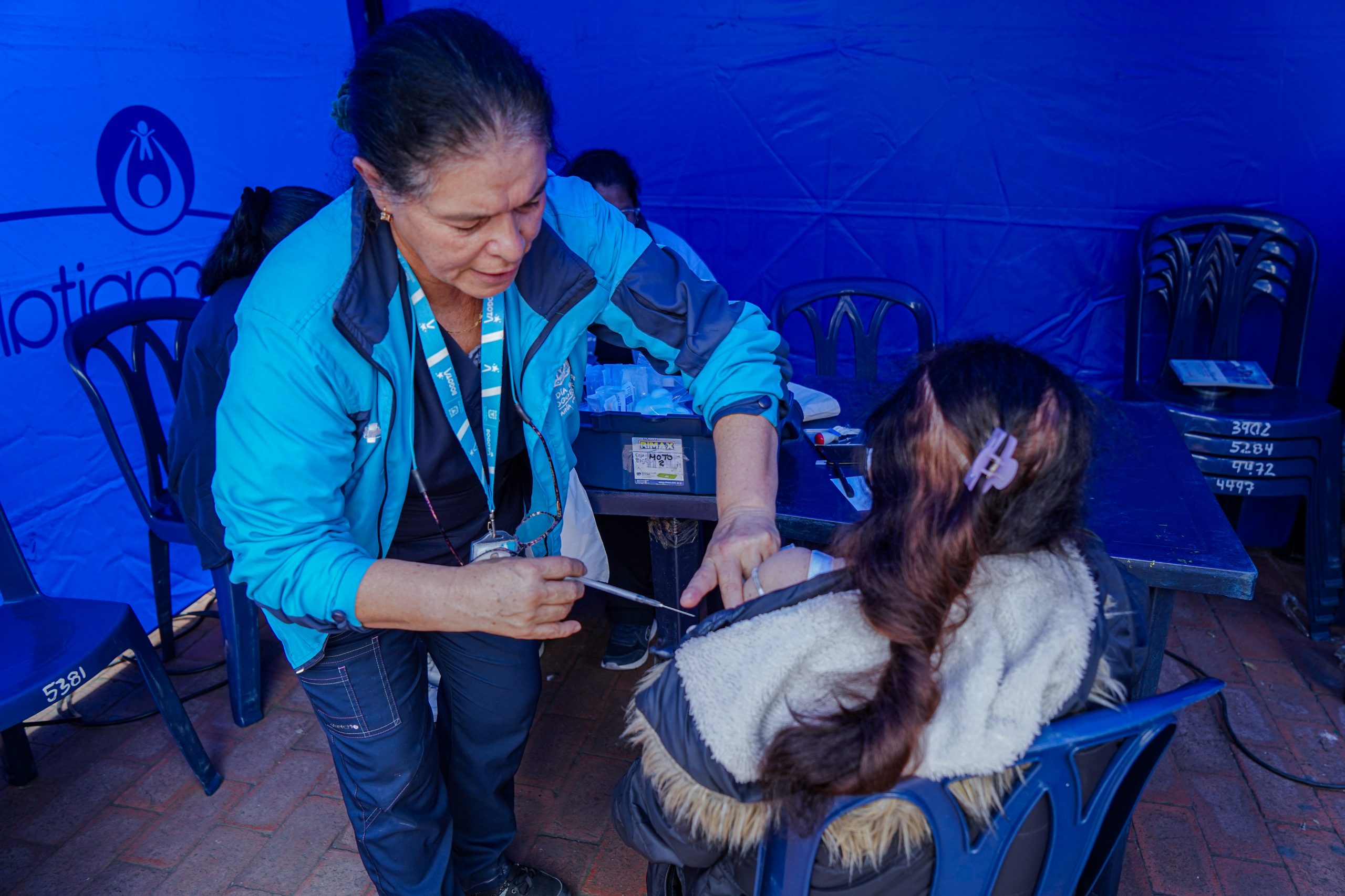 Pie de foto: Jornada de vacunación de Capital Salud