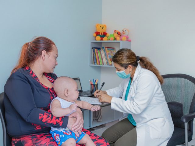 Capital Salud invita a padres y cuidadores a garantizar los controles de crecimiento y desarrollo de los menores