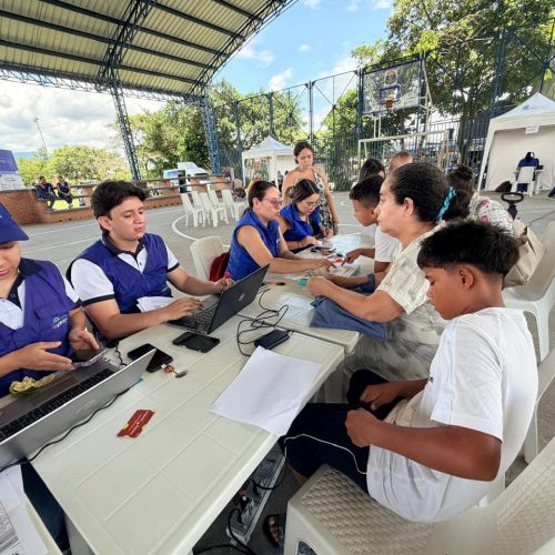 Capital Salud llevó atención integral a los habitantes de las comunas Ocho y Nueve de Villavicencio
